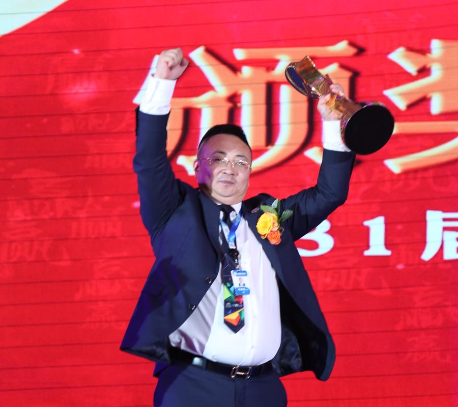 王者不是一时的成功，而是永远的强大！——天童美语第31届领军杯颁奖典礼圆满落幕(图1)