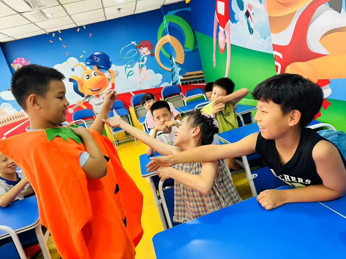 济南天童教育:孩子一个人学英语,不如找个“同伴”一起学(图2) 济南天童教育:孩子一个人学英语,不如找个“同伴”一起学(图2)
