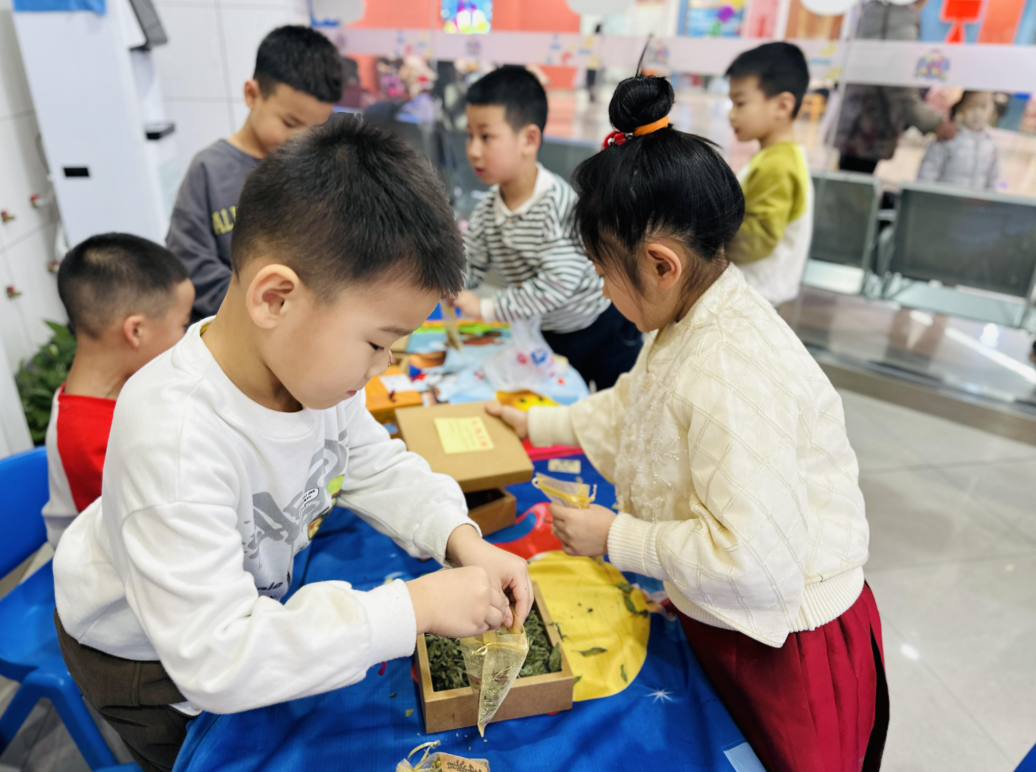 贵阳天童教育提醒:别让焦虑,拖慢孩子的英语学习脚步(图1) 贵阳天童教育提醒:别让焦虑,拖慢孩子的英语学习脚步(图1)