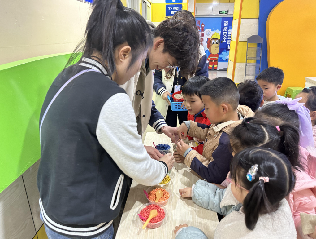 贵阳天童教育：英语启蒙别只走“单通道”(图1)